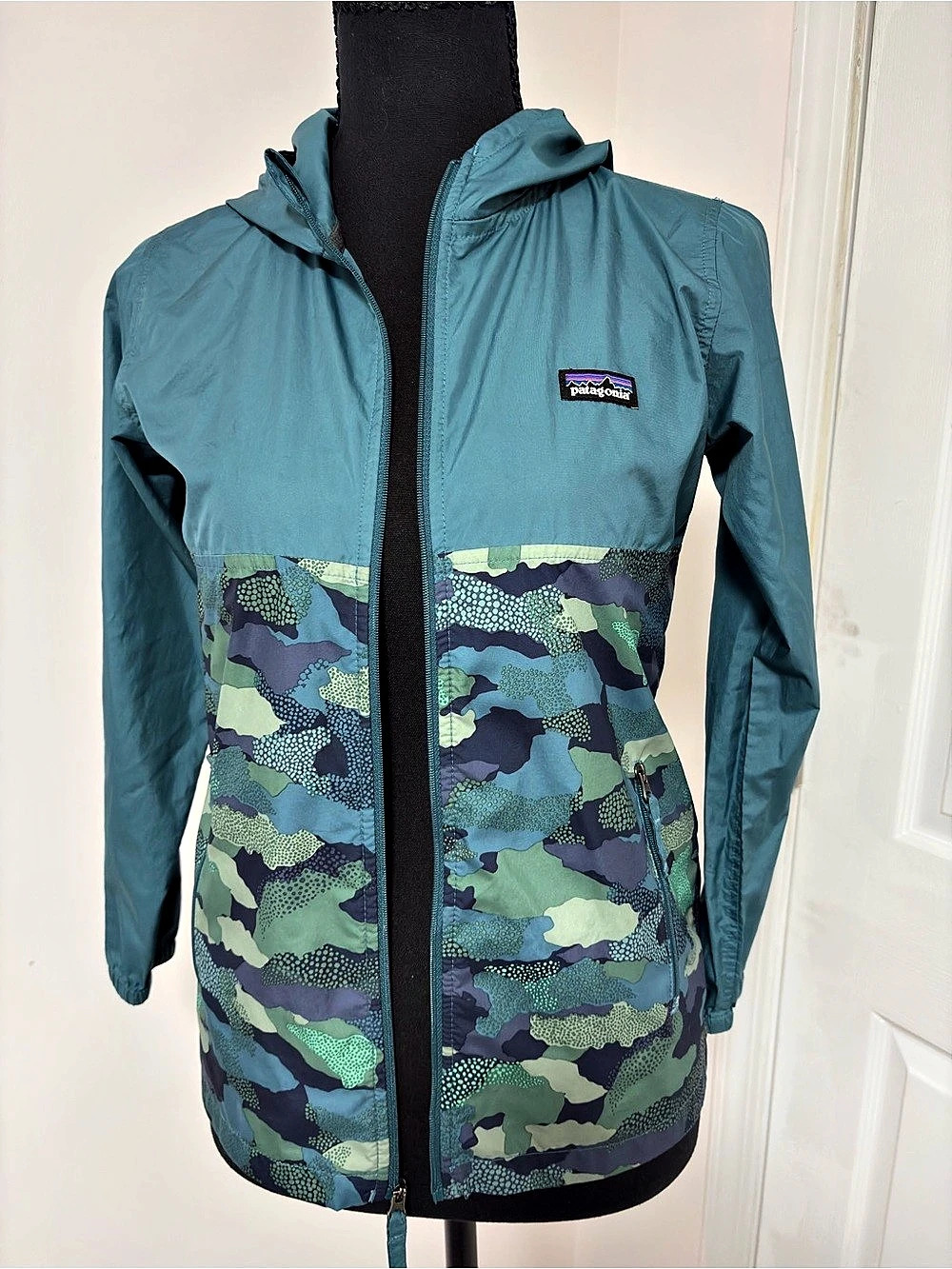 Patagonia Light & Variable Jacket Camo Blue & Green Medium